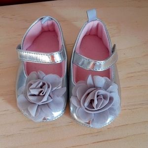 Steppingstone  babygirl silver shoes size 6-9 Months